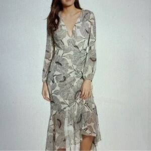 ASTR THE LABEL Graphic Floral Faux Wrap Dress w/ Metallic Accent SIZE SMALL